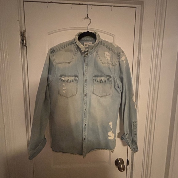 Zara Distressed Light Blue Denim Shirt - Picture 2 of 6